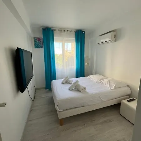 Apartman Spacious & Bright 2 Bedroom In Center *